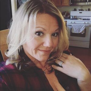 Meet your Posher, Valerie